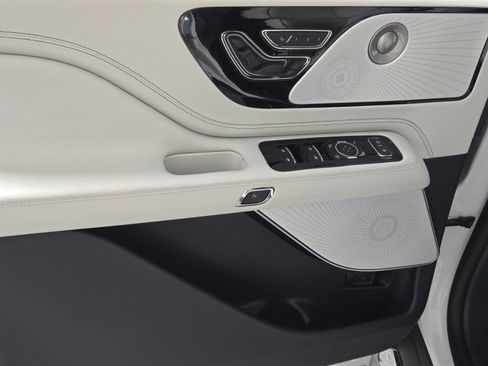 New 2026 Lincoln Aviator Black Label w/ Dynamic Handling Package AWD/4WD image 24