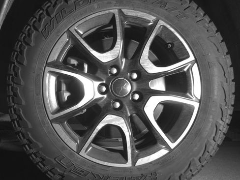 Used 2025 Jeep Compass Trailhawk AWD/4WD image 12