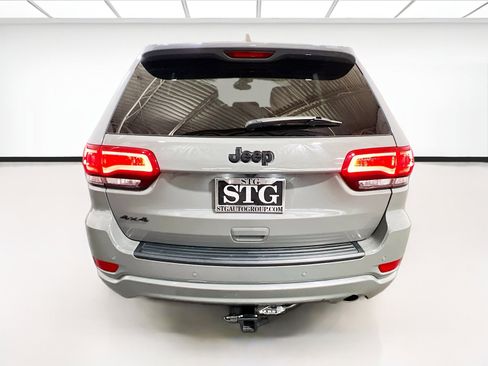 Used 2020 Jeep Grand Cherokee Altitude AWD/4WD image 5