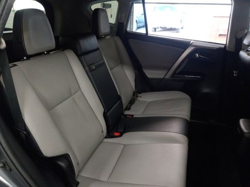 Used 2016 Toyota RAV4 Limited image 16