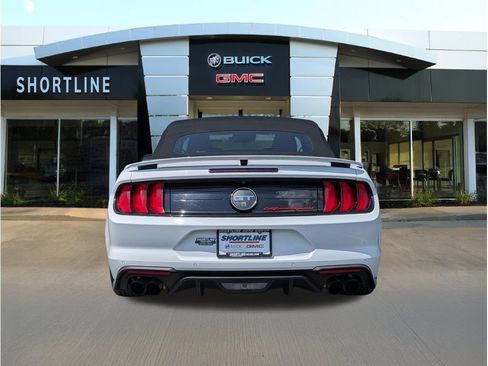 Used 2021 Ford Mustang GT Premium w/ Equipment Group 401A RWD image 4
