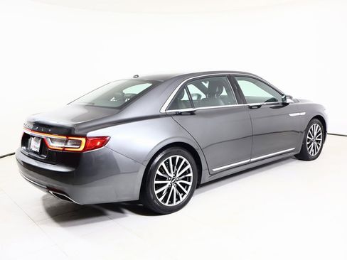 Used 2017 Lincoln Continental Select image 14