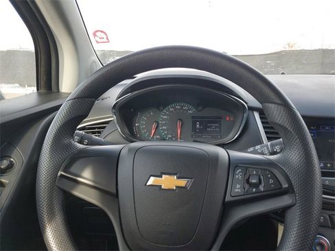 Certified 2020 Chevrolet Trax LS image 11