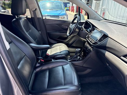 Used 2019 Buick Encore Essence AWD/4WD image 19