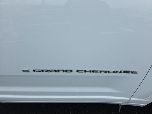 Used 2022 Jeep Grand Cherokee L Overland image 31