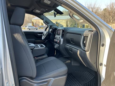 Used 2020 GMC Sierra 1500 SLE w/ SLE Value Package image 34