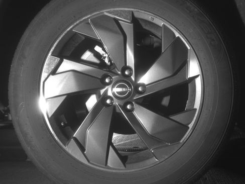 Used 2025 Nissan Rogue SV FWD image 15