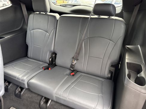 Used 2023 Buick Enclave Essence w/ Experience Buick Package image 11
