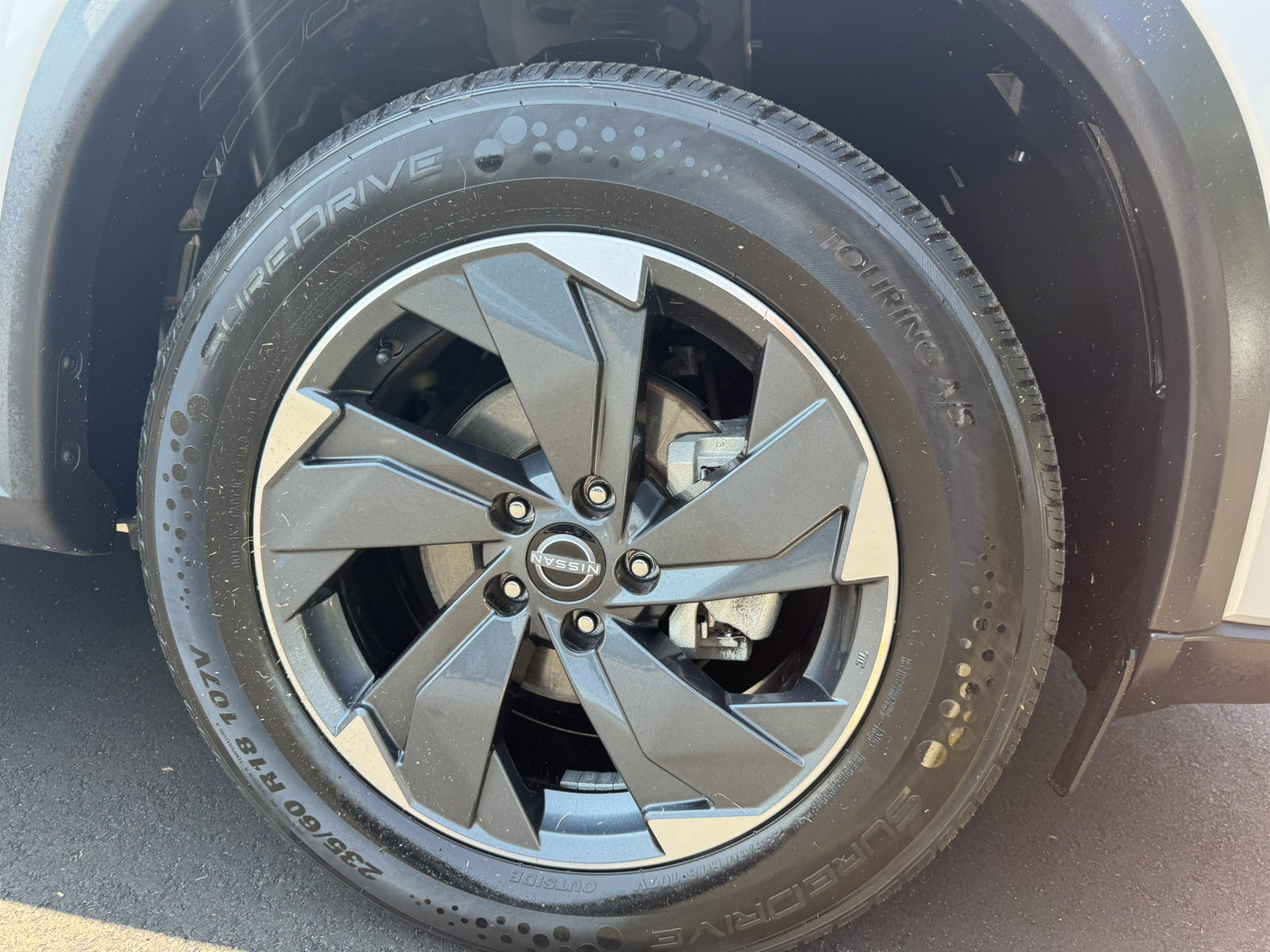 Used 2024 Nissan Rogue SV AWD/4WD image 14