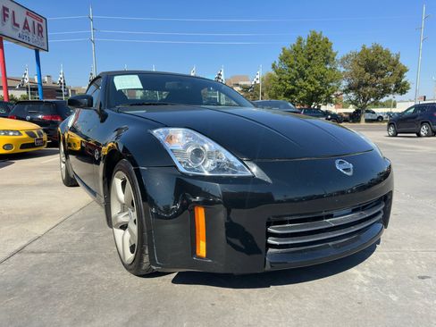Used 2006 Nissan 350Z Touring image 1