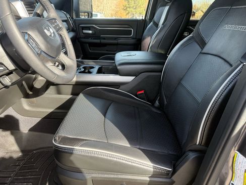 Used 2025 RAM 2500 Laramie image 10