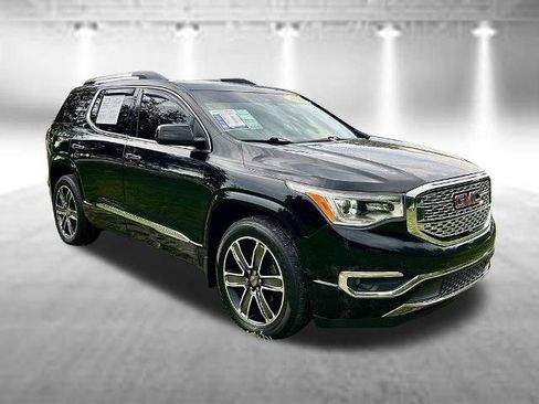 Used 2017 GMC Acadia Denali w/ Technology Package AWD/4WD image 3