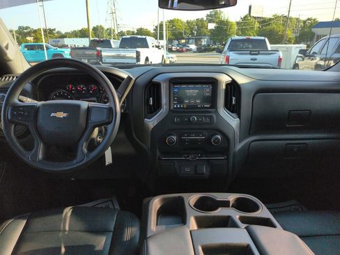 Used 2020 Chevrolet Silverado 1500 Custom w/ Custom Value Package AWD/4WD image 12