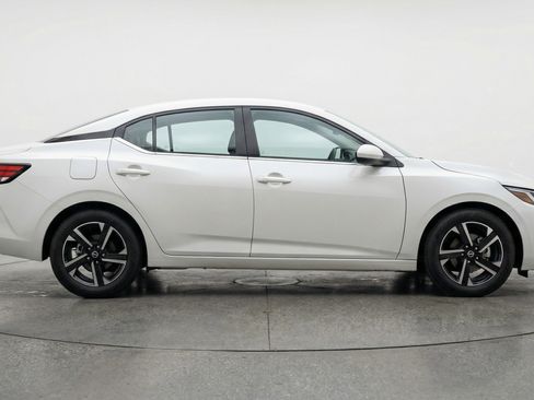 Used 2025 Nissan Sentra SV image 11