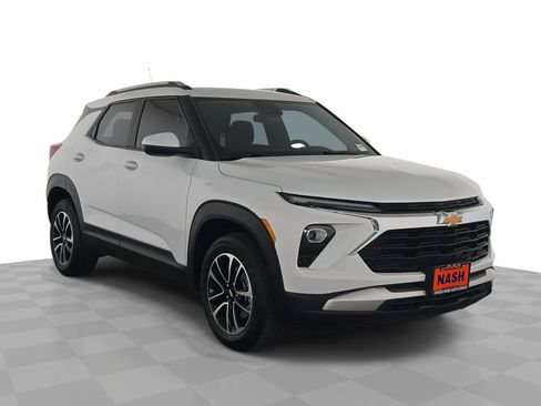 Certified 2025 Chevrolet TrailBlazer LT w/ Driver Confidence Package AWD/4WD image 1