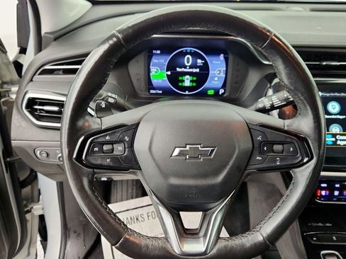 Used 2022 Chevrolet Bolt EUV LT w/ Convenience Package image 11