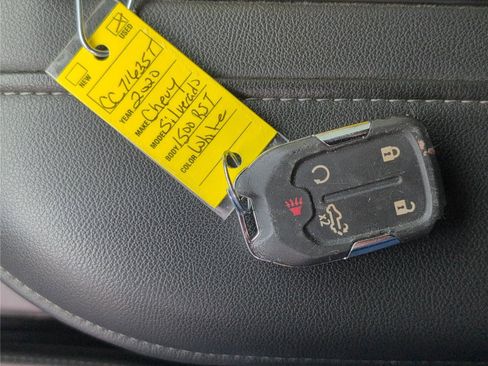 Used 2020 Chevrolet Silverado 1500 RST image 12