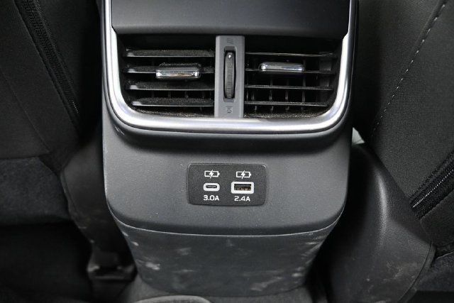 Used 2025 Subaru Outback Premium AWD/4WD image 17