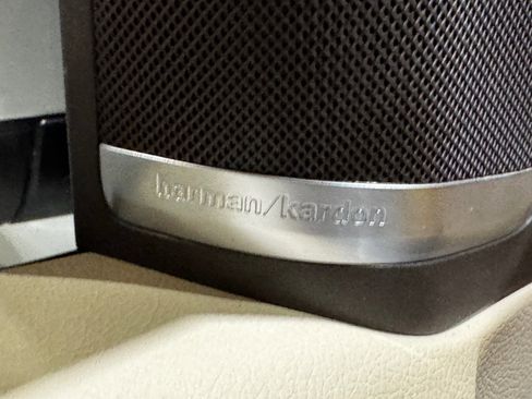 Used 2017 Mercedes-Benz GLE 350 4MATIC w/ Premium 2 Package image 34