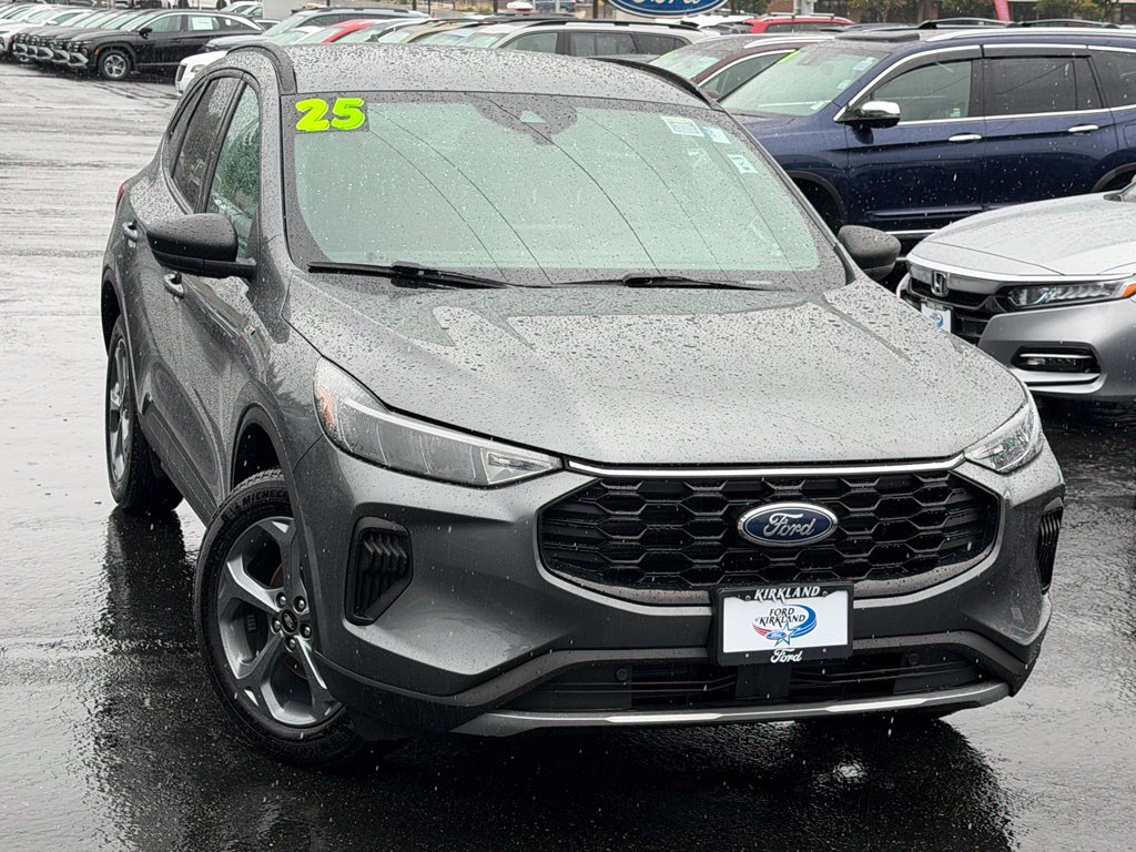 Certified 2025 Ford Escape ST-Line AWD/4WD image 1