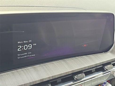 Used 2023 Kia Telluride AWD image 14