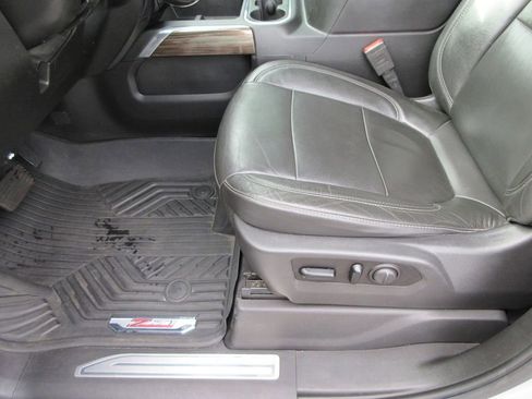 Used 2020 Chevrolet Silverado 1500 LT Trail Boss image 23