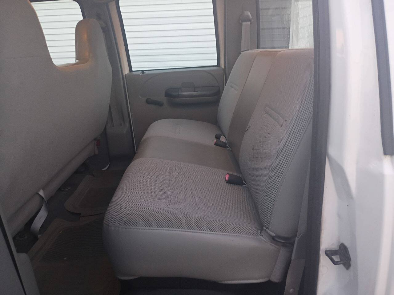 Used 2005 Ford F250 XL AWD/4WD image 14
