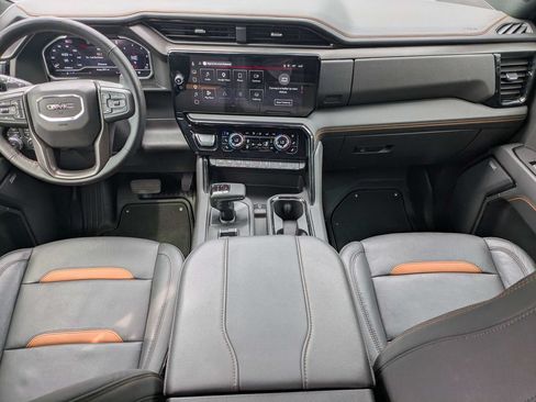 Used 2025 GMC Sierra 1500 AT4 w/ AT4 Premium Package AWD/4WD image 15