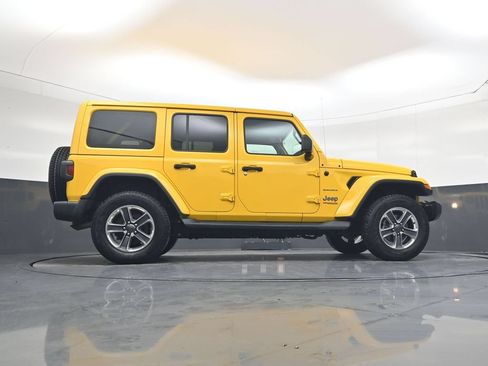 Used 2020 Jeep Wrangler Unlimited Sahara w/ Cold Weather Group AWD/4WD image 20