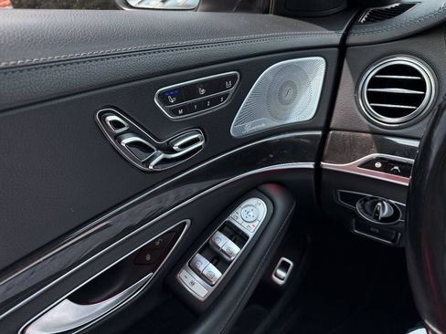 Used 2019 Mercedes-Benz S 560 4MATIC Sedan image 23