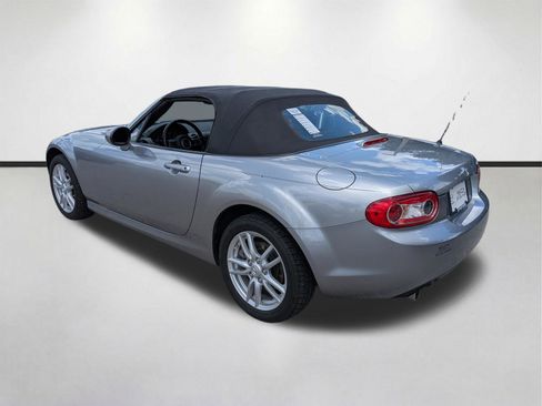 Used 2011 MAZDA MX-5 Miata Sport w/ Convenience Pkg RWD image 6
