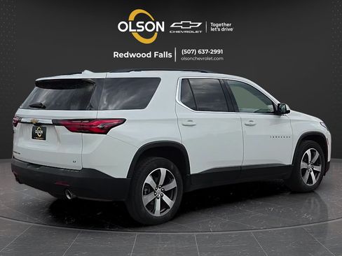 Used 2023 Chevrolet Traverse LT w/ LT Premium Package AWD/4WD image 5