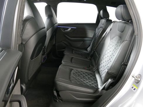 Used 2022 Audi SQ7 Prestige AWD/4WD image 4