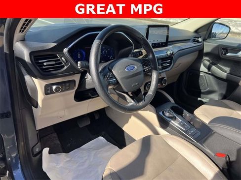 Used 2020 Ford Escape Titanium w/ Titanium Premium Package 2.0 image 11