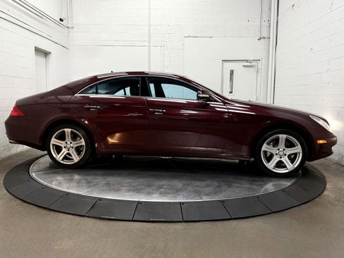Used 2008 Mercedes-Benz CLS 550 image 9