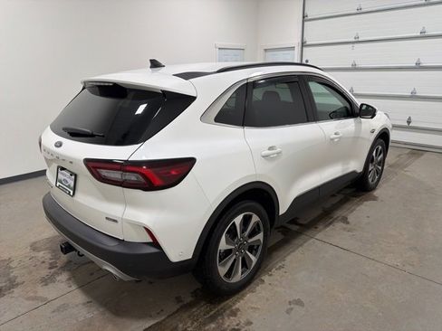 Used 2024 Ford Escape Platinum w/ Premium Technology Package image 4