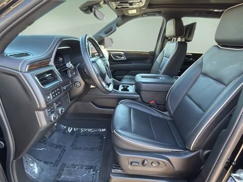 Used 2024 Chevrolet Suburban Premier image 18