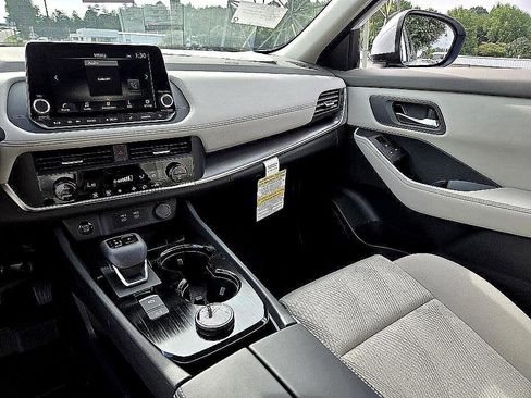 New 2025 Nissan Rogue SV image 14