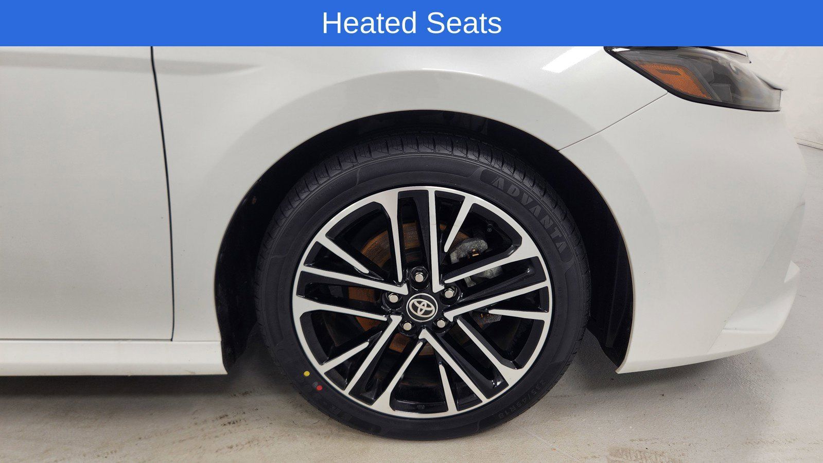 Used 2025 Toyota Camry XLE FWD image 9