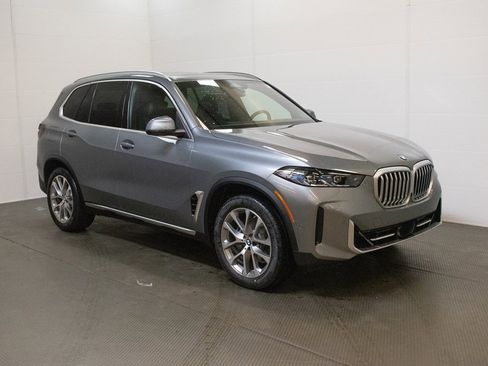 New 2026 BMW X5 xDrive40i w/ Parking Assistance Package image 1