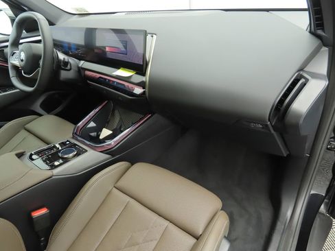 Certified 2025 BMW X3 xDrive30i w/ Convenience Package image 18