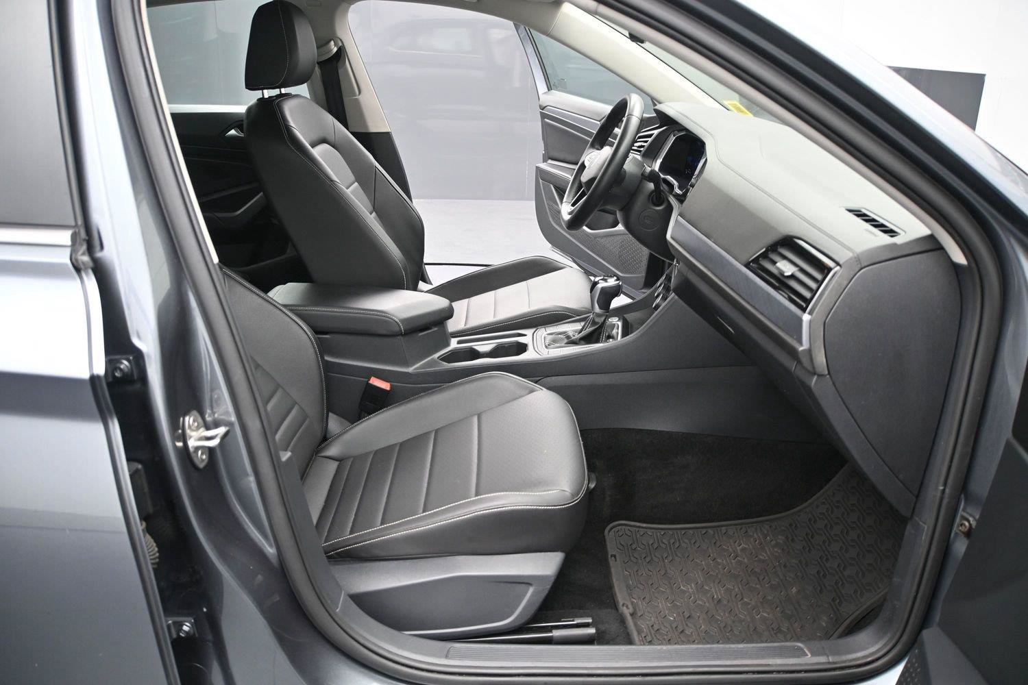 Certified 2023 Volkswagen Jetta SE FWD image 13