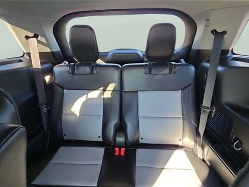 Used 2023 Ford Explorer XLT w/ Equipment Group 202A image 25