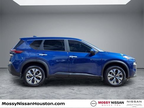 Used 2023 Nissan Rogue SV FWD image 8