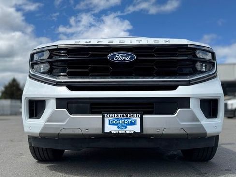 Certified 2025 Ford Expedition Max Platinum AWD/4WD image 9