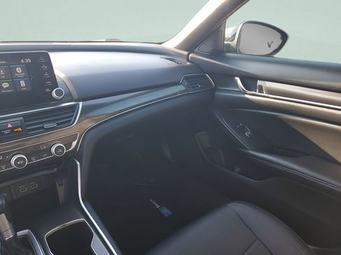 Used 2021 Honda Accord Sport image 11
