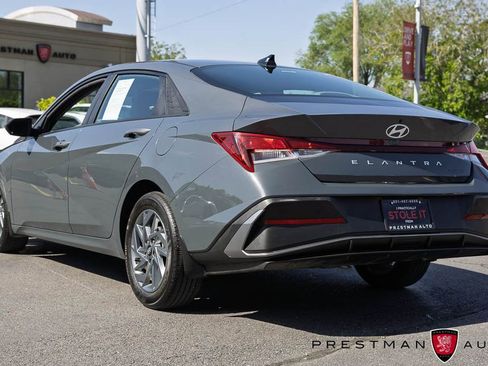 Used 2024 Hyundai Elantra SEL FWD image 12