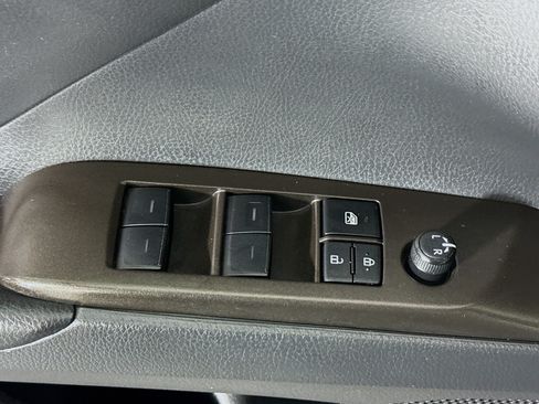 Used 2023 Toyota Camry SE FWD image 23