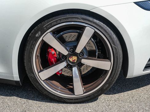 Used 2024 Porsche 911 Carrera S RWD image 8