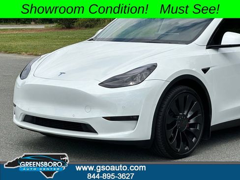 Used 2022 Tesla Model Y Performance AWD/4WD image 37